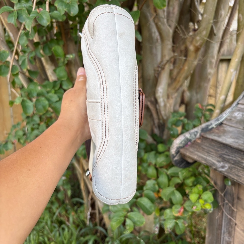 Coach Cream and Tan Shoulder Bag - Picture 4 of 12